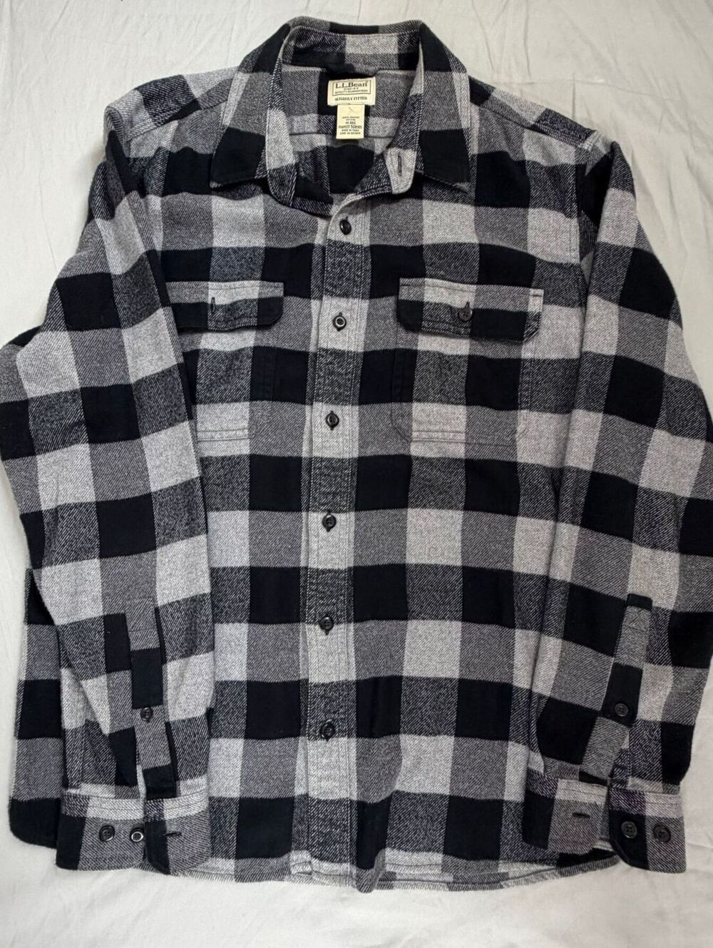 L.L. Bean Men's Black Grey Buffalo Check 100% Organic Cotton Flannel Shirt Sz M